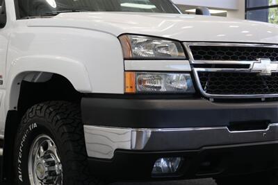 2006 Chevrolet Silverado 2500 LT3 1-OWNER* 100% RUST FREE* 6-SPD ALLISON* ALL RECDS SINCE NEW* NEW 2.5 " FABTEC LEVEL KIT W/ BILSTEIN 5100s & 33 " BFG KO3 10-PLYs* LONG BED* NO 5TH WHEEL-GOOSENECK* LT3 PKG* FRESH FULL SERVICE - Photo 13 - Portland, OR 97230