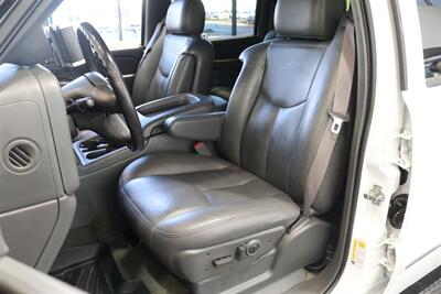 2006 Chevrolet Silverado 2500 LT3 1-OWNER* 100% RUST FREE* 6-SPD ALLISON* ALL RECDS SINCE NEW* NEW 2.5 " FABTEC LEVEL KIT W/ BILSTEIN 5100s & 33 " BFG KO3 10-PLYs* LONG BED* NO 5TH WHEEL-GOOSENECK* LT3 PKG* FRESH FULL SERVICE - Photo 16 - Portland, OR 97230