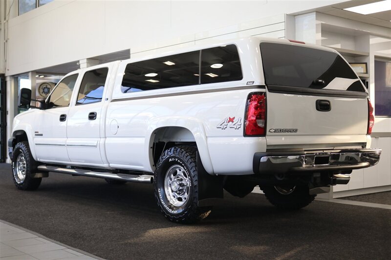 2006 Chevrolet Silverado 2500 LT3 1-OWNER* 100% RUST FREE* 6-SPD ALLISON* ALL RECDS SINCE NEW* NEW 2.5 " FABTEC LEVEL KIT W/ BILSTEIN 5100s & 33 " BFG KO3 10-PLYs* LONG BED* NO 5TH WHEEL-GOOSENECK* LT3 PKG* FRESH FULL SERVICE - Photo 6 - Portland, OR 97230