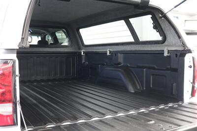 2006 Chevrolet Silverado 2500 LT3 1-OWNER* 100% RUST FREE* 6-SPD ALLISON* ALL RECDS SINCE NEW* NEW 2.5 " FABTEC LEVEL KIT W/ BILSTEIN 5100s & 33 " BFG KO3 10-PLYs* LONG BED* NO 5TH WHEEL-GOOSENECK* LT3 PKG* FRESH FULL SERVICE - Photo 44 - Portland, OR 97230