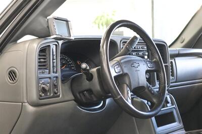 2006 Chevrolet Silverado 2500 LT3 1-OWNER* 100% RUST FREE* 6-SPD ALLISON* ALL RECDS SINCE NEW* NEW 2.5 " FABTEC LEVEL KIT W/ BILSTEIN 5100s & 33 " BFG KO3 10-PLYs* LONG BED* NO 5TH WHEEL-GOOSENECK* LT3 PKG* FRESH FULL SERVICE - Photo 78 - Portland, OR 97230