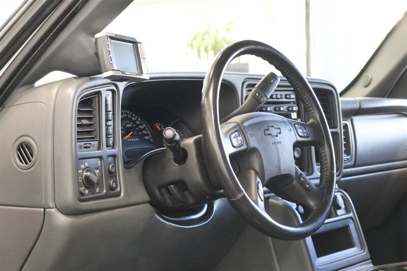 2006 Chevrolet Silverado 2500 LT3 1-OWNER* 100% RUST FREE* 6-SPD ALLISON* ALL RECDS SINCE NEW* NEW 2.5 " FABTEC LEVEL KIT W/ BILSTEIN 5100s & 33 " BFG KO3 10-PLYs* LONG BED* NO 5TH WHEEL-GOOSENECK* LT3 PKG* FRESH FULL SERVICE - Photo 78 - Portland, OR 97230