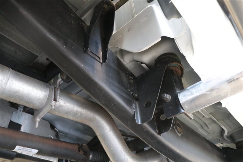 2006 Chevrolet Silverado 2500 LT3 1-OWNER* 100% RUST FREE* 6-SPD ALLISON* ALL RECDS SINCE NEW* NEW 2.5 " FABTEC LEVEL KIT W/ BILSTEIN 5100s & 33 " BFG KO3 10-PLYs* LONG BED* NO 5TH WHEEL-GOOSENECK* LT3 PKG* FRESH FULL SERVICE - Photo 28 - Portland, OR 97230