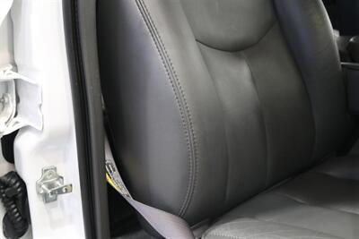 2006 Chevrolet Silverado 2500 LT3 1-OWNER* 100% RUST FREE* 6-SPD ALLISON* ALL RECDS SINCE NEW* NEW 2.5 " FABTEC LEVEL KIT W/ BILSTEIN 5100s & 33 " BFG KO3 10-PLYs* LONG BED* NO 5TH WHEEL-GOOSENECK* LT3 PKG* FRESH FULL SERVICE - Photo 75 - Portland, OR 97230