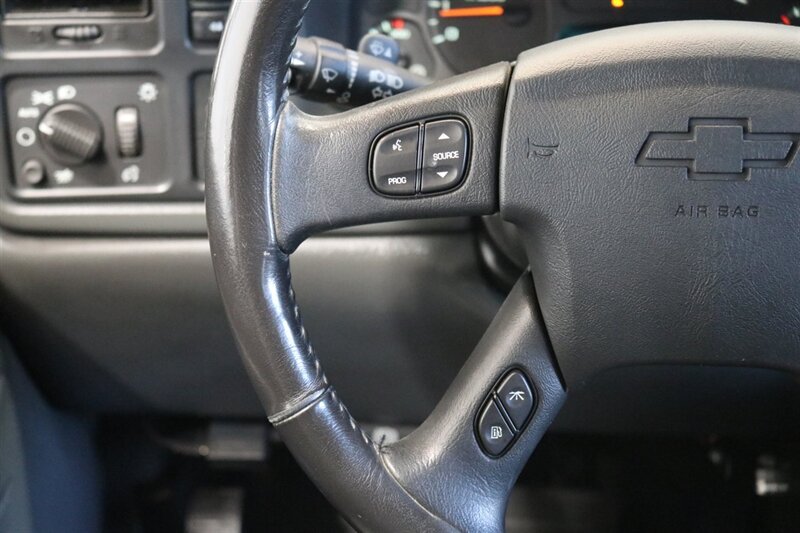 2006 Chevrolet Silverado 2500 LT3 1-OWNER* 100% RUST FREE* 6-SPD ALLISON* ALL RECDS SINCE NEW* NEW 2.5 " FABTEC LEVEL KIT W/ BILSTEIN 5100s & 33 " BFG KO3 10-PLYs* LONG BED* NO 5TH WHEEL-GOOSENECK* LT3 PKG* FRESH FULL SERVICE - Photo 86 - Portland, OR 97230