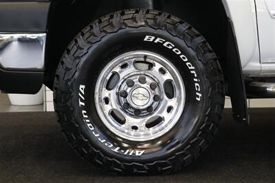 2006 Chevrolet Silverado 2500 LT3 1-OWNER* 100% RUST FREE* 6-SPD ALLISON* ALL RECDS SINCE NEW* NEW 2.5 " FABTEC LEVEL KIT W/ BILSTEIN 5100s & 33 " BFG KO3 10-PLYs* LONG BED* NO 5TH WHEEL-GOOSENECK* LT3 PKG* FRESH FULL SERVICE - Photo 21 - Portland, OR 97230