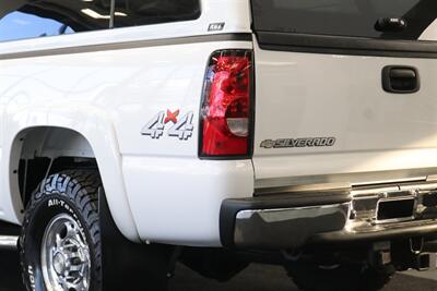 2006 Chevrolet Silverado 2500 LT3 1-OWNER* 100% RUST FREE* 6-SPD ALLISON* ALL RECDS SINCE NEW* NEW 2.5 " FABTEC LEVEL KIT W/ BILSTEIN 5100s & 33 " BFG KO3 10-PLYs* LONG BED* NO 5TH WHEEL-GOOSENECK* LT3 PKG* FRESH FULL SERVICE - Photo 43 - Portland, OR 97230