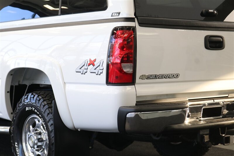 2006 Chevrolet Silverado 2500 LT3 1-OWNER* 100% RUST FREE* 6-SPD ALLISON* ALL RECDS SINCE NEW* NEW 2.5 " FABTEC LEVEL KIT W/ BILSTEIN 5100s & 33 " BFG KO3 10-PLYs* LONG BED* NO 5TH WHEEL-GOOSENECK* LT3 PKG* FRESH FULL SERVICE - Photo 43 - Portland, OR 97230