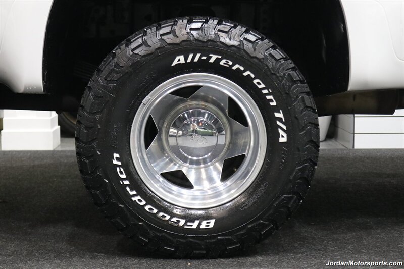 2001 Ford F-350 Lariat  CALIFORNIA TRUCK ALL OF ITS LIFE* 100% RUST FREE* 55K MLS ORIGINAL* NEW BFG KO3 10-PLYs* NEW BRAKES-ROTORS-FLUIDS* REAR AIR BAGS WITH ONBOARD COMPRESSOR* SPRAY IN BED LINER* ALL BOOKS & KEYS - Photo 41 - Portland, OR 97230