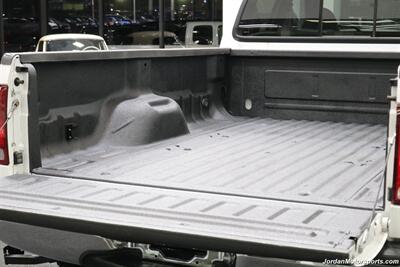 2001 Ford F-350 Lariat  CALIFORNIA TRUCK ALL OF ITS LIFE* 100% RUST FREE* 55K MLS ORIGINAL* NEW BFG KO3 10-PLYs* NEW BRAKES-ROTORS-FLUIDS* REAR AIR BAGS WITH ONBOARD COMPRESSOR* SPRAY IN BED LINER* ALL BOOKS & KEYS - Photo 47 - Portland, OR 97230