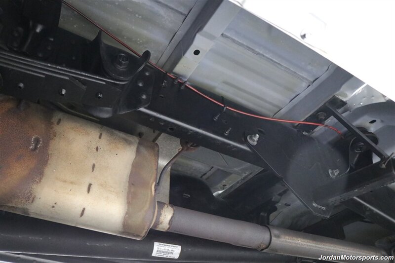 2001 Ford F-350 Lariat  CALIFORNIA TRUCK ALL OF ITS LIFE* 100% RUST FREE* 55K MLS ORIGINAL* NEW BFG KO3 10-PLYs* NEW BRAKES-ROTORS-FLUIDS* REAR AIR BAGS WITH ONBOARD COMPRESSOR* SPRAY IN BED LINER* ALL BOOKS & KEYS - Photo 23 - Portland, OR 97230