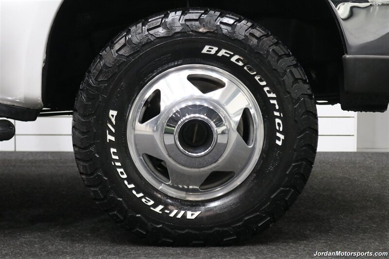 2001 Ford F-350 Lariat  CALIFORNIA TRUCK ALL OF ITS LIFE* 100% RUST FREE* 55K MLS ORIGINAL* NEW BFG KO3 10-PLYs* NEW BRAKES-ROTORS-FLUIDS* REAR AIR BAGS WITH ONBOARD COMPRESSOR* SPRAY IN BED LINER* ALL BOOKS & KEYS - Photo 42 - Portland, OR 97230