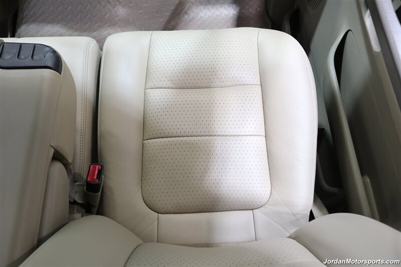 2001 Ford F-350 Lariat  CALIFORNIA TRUCK ALL OF ITS LIFE* 100% RUST FREE* 55K MLS ORIGINAL* NEW BFG KO3 10-PLYs* NEW BRAKES-ROTORS-FLUIDS* REAR AIR BAGS WITH ONBOARD COMPRESSOR* SPRAY IN BED LINER* ALL BOOKS & KEYS - Photo 75 - Portland, OR 97230