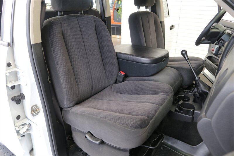 2004 Dodge Ram 2500 SLT 4dr Quad Cab SLT 1-OWNER* 100% RUST FREE* NEW 3 " LEVEL KIT W/ BILSTEIN 5100 SHOCKS* NEW 35 " BFG KO3 12-PLY W/ NEW 17 " WHEELS* NEVER HAD A 5TH WHEEL OR GOOSENECK* ALL SERVICE RECDS SINCE NEW - Photo 17 - Portland, OR 97230