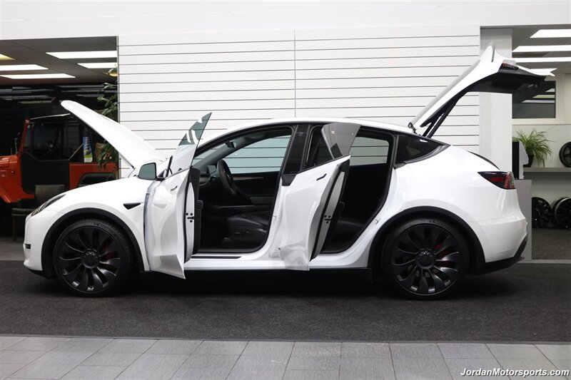 2023 Tesla Model Y Performance  1-OWNER* PERFORMANCE PKG* NEW MICHELIN PILOT SPORT TIRES* FULL FRONT XPEL PPF* FULL NANO XPEL TINT FILM* 2 KEYS-CHARGER-ADAPTERS-PUMP* 0-ACCIDENTS* NON-SMOKER* UNDER FACTORY WARRANTY - Photo 9 - Portland, OR 97230
