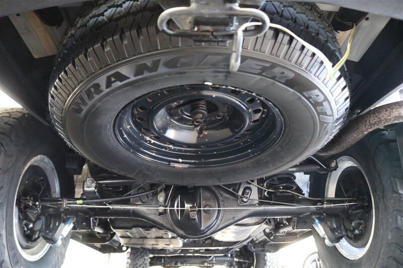 1997 Toyota 4Runner SR5  0-RUST* 5-SPEED* NEW TIMING BELT-WATER PUMP-BRAKES & ROTORS-VALVE COVER GASKETS-AXLE BEARINGS & SEALS-HUBS-AC SERVICE-BILSTEIN TOYTEC LEVEL KIT-33 "BFG KO3s-DIFF DROPS* PAINT MATCHED - Photo 35 - Portland, OR 97230