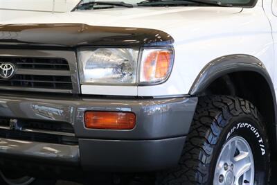 1997 Toyota 4Runner SR5  0-RUST* 5-SPEED* NEW TIMING BELT-WATER PUMP-BRAKES & ROTORS-VALVE COVER GASKETS-AXLE BEARINGS & SEALS-HUBS-AC SERVICE-BILSTEIN TOYTEC LEVEL KIT-33 "BFG KO3s-DIFF DROPS* PAINT MATCHED - Photo 12 - Portland, OR 97230