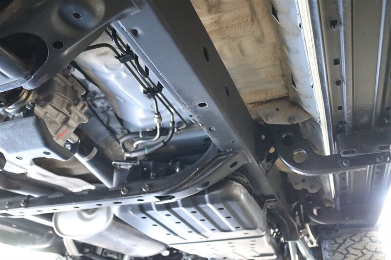 1997 Toyota 4Runner SR5  0-RUST* 5-SPEED* NEW TIMING BELT-WATER PUMP-BRAKES & ROTORS-VALVE COVER GASKETS-AXLE BEARINGS & SEALS-HUBS-AC SERVICE-BILSTEIN TOYTEC LEVEL KIT-33 "BFG KO3s-DIFF DROPS* PAINT MATCHED - Photo 26 - Portland, OR 97230
