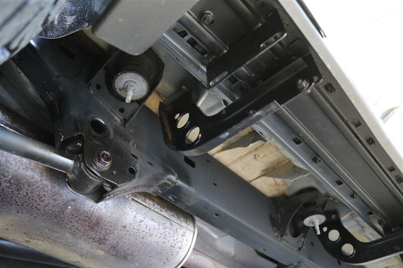 1997 Toyota 4Runner SR5  0-RUST* 5-SPEED* NEW TIMING BELT-WATER PUMP-BRAKES & ROTORS-VALVE COVER GASKETS-AXLE BEARINGS & SEALS-HUBS-AC SERVICE-BILSTEIN TOYTEC LEVEL KIT-33 "BFG KO3s-DIFF DROPS* PAINT MATCHED - Photo 31 - Portland, OR 97230