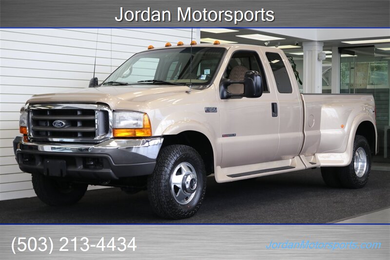 1999 Ford F-350 XLT  1-OWNER* 6-SPEED MANUAL 7.3L* NEVER HAD 5TH WHEEL OR GOOSENECK* SPRAY IN BED LINER* 6-NEW FALKEN AT4 10-PLY TIRES* TRAILER BRAKES* NEW BRAKES ROTORS & CALIPERS* FULL FRESH SERVICE* ALL BOOKS