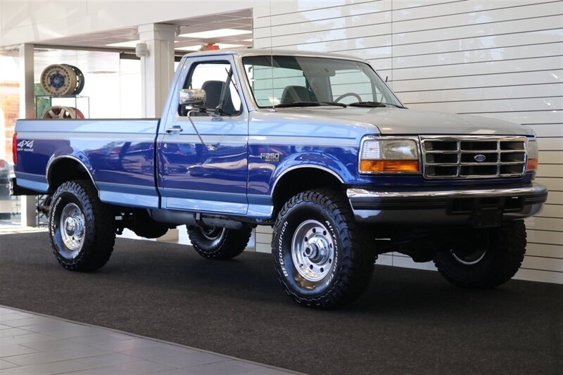 1997 Ford F-250 XLT 1-OWNER* 100% RUST FREE* 71K ACTUAL MILES* 7.5L WITH 5-SPD MANUAL* LINEX BED LINER* FACTORY 2-TONE* NEW 35 " BFG KO3s W/ ALCOA's* FRESH SERVICE* COOLANT FLUSH - AC SERVICE - NEW FLUIDS - Photo 2 - Portland, OR 97230