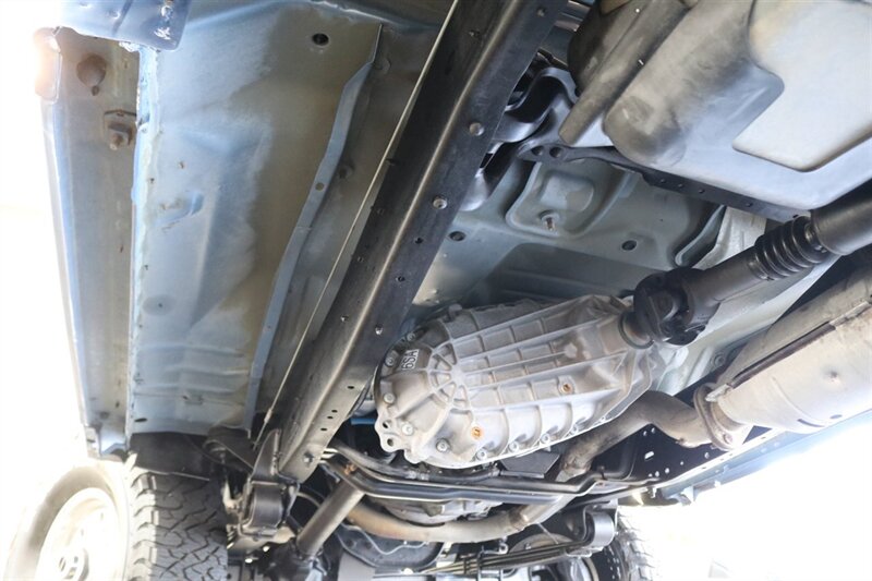 1997 Ford F-250 XLT 1-OWNER* 100% RUST FREE* 71K ACTUAL MILES* 7.5L WITH 5-SPD MANUAL* LINEX BED LINER* FACTORY 2-TONE* NEW 35 " BFG KO3s W/ ALCOA's* FRESH SERVICE* COOLANT FLUSH - AC SERVICE - NEW FLUIDS - Photo 30 - Portland, OR 97230