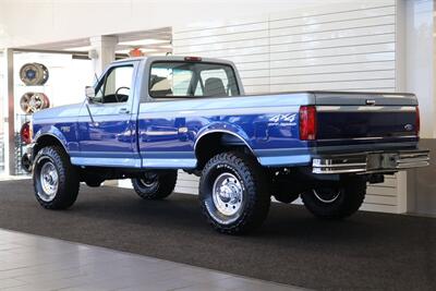 1997 Ford F-250 XLT 1-OWNER* 100% RUST FREE* 71K ACTUAL MILES* 7.5L WITH 5-SPD MANUAL* LINEX BED LINER* FACTORY 2-TONE* NEW 35 " BFG KO3s W/ ALCOA's* FRESH SERVICE* COOLANT FLUSH - AC SERVICE - NEW FLUIDS - Photo 6 - Portland, OR 97230