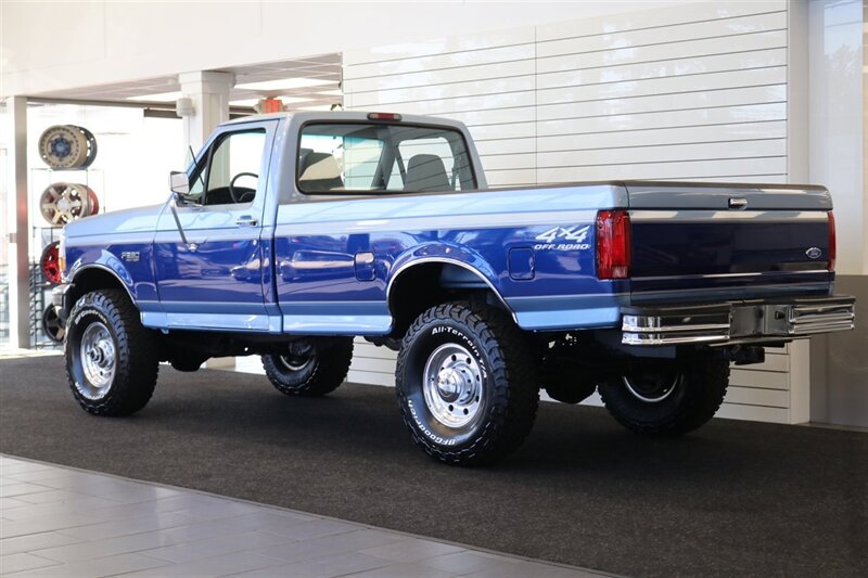 1997 Ford F-250 XLT 1-OWNER* 100% RUST FREE* 71K ACTUAL MILES* 7.5L WITH 5-SPD MANUAL* LINEX BED LINER* FACTORY 2-TONE* NEW 35 " BFG KO3s W/ ALCOA's* FRESH SERVICE* COOLANT FLUSH - AC SERVICE - NEW FLUIDS - Photo 6 - Portland, OR 97230
