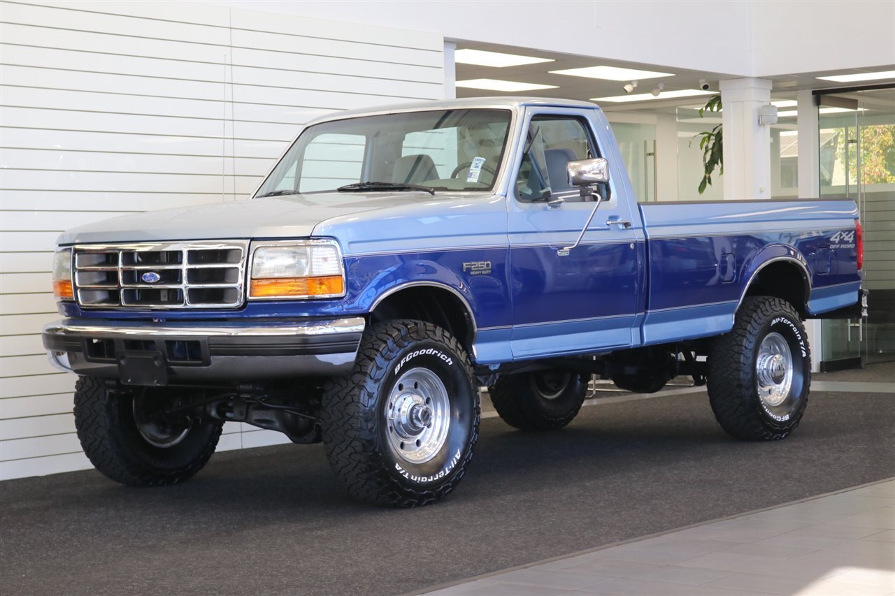 1997 Ford F-250 XLT  1-OWNER* 100% RUST FREE* 71K ACTUAL MILES* 7.5L WITH 5-SPD MANUAL* LINEX BED LINER* FACTORY 2-TONE* NEW 35 " BFG KO3s W/ ALCOA's* FRESH SERVICE* COOLANT FLUSH - AC SERVICE - NEW FLUIDS - Photo 1 - Portland, OR 97230