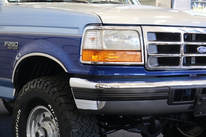 1997 Ford F-250 XLT 1-OWNER* 100% RUST FREE* 71K ACTUAL MILES* 7.5L WITH 5-SPD MANUAL* LINEX BED LINER* FACTORY 2-TONE* NEW 35 " BFG KO3s W/ ALCOA's* FRESH SERVICE* COOLANT FLUSH - AC SERVICE - NEW FLUIDS - Photo 13 - Portland, OR 97230