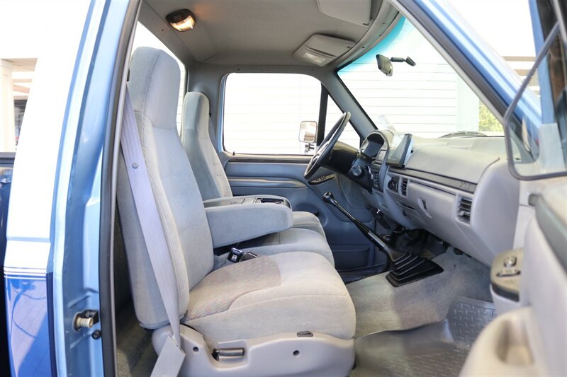 1997 Ford F-250 XLT 1-OWNER* 100% RUST FREE* 71K ACTUAL MILES* 7.5L WITH 5-SPD MANUAL* LINEX BED LINER* FACTORY 2-TONE* NEW 35 " BFG KO3s W/ ALCOA's* FRESH SERVICE* COOLANT FLUSH - AC SERVICE - NEW FLUIDS - Photo 69 - Portland, OR 97230
