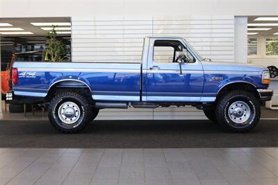 1997 Ford F-250 XLT 1-OWNER* 100% RUST FREE* 71K ACTUAL MILES* 7.5L WITH 5-SPD MANUAL* LINEX BED LINER* FACTORY 2-TONE* NEW 35 " BFG KO3s W/ ALCOA's* FRESH SERVICE* COOLANT FLUSH - AC SERVICE - NEW FLUIDS - Photo 5 - Portland, OR 97230