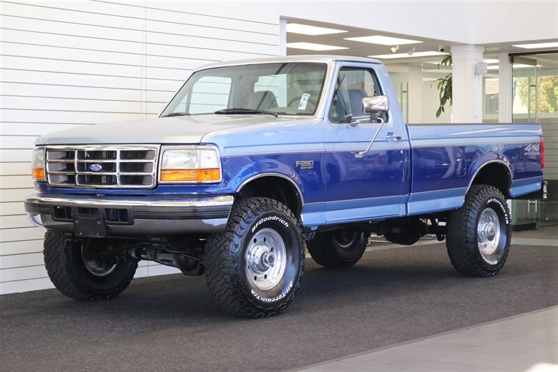 1997 Ford F-250 XLT 1-OWNER* 100% RUST FREE* 71K ACTUAL MILES* 7.5L WITH 5-SPD MANUAL* LINEX BED LINER* FACTORY 2-TONE* NEW 35 " BFG KO3s W/ ALCOA's* FRESH SERVICE* COOLANT FLUSH - AC SERVICE - NEW FLUIDS - Photo 3 - Portland, OR 97230
