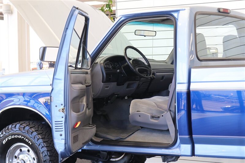 1997 Ford F-250 XLT 1-OWNER* 100% RUST FREE* 71K ACTUAL MILES* 7.5L WITH 5-SPD MANUAL* LINEX BED LINER* FACTORY 2-TONE* NEW 35 " BFG KO3s W/ ALCOA's* FRESH SERVICE* COOLANT FLUSH - AC SERVICE - NEW FLUIDS - Photo 54 - Portland, OR 97230