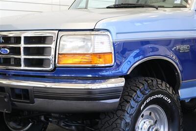 1997 Ford F-250 XLT 1-OWNER* 100% RUST FREE* 71K ACTUAL MILES* 7.5L WITH 5-SPD MANUAL* LINEX BED LINER* FACTORY 2-TONE* NEW 35 " BFG KO3s W/ ALCOA's* FRESH SERVICE* COOLANT FLUSH - AC SERVICE - NEW FLUIDS - Photo 12 - Portland, OR 97230