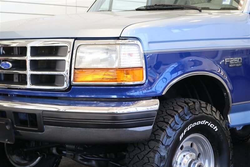 1997 Ford F-250 XLT 1-OWNER* 100% RUST FREE* 71K ACTUAL MILES* 7.5L WITH 5-SPD MANUAL* LINEX BED LINER* FACTORY 2-TONE* NEW 35 " BFG KO3s W/ ALCOA's* FRESH SERVICE* COOLANT FLUSH - AC SERVICE - NEW FLUIDS - Photo 12 - Portland, OR 97230