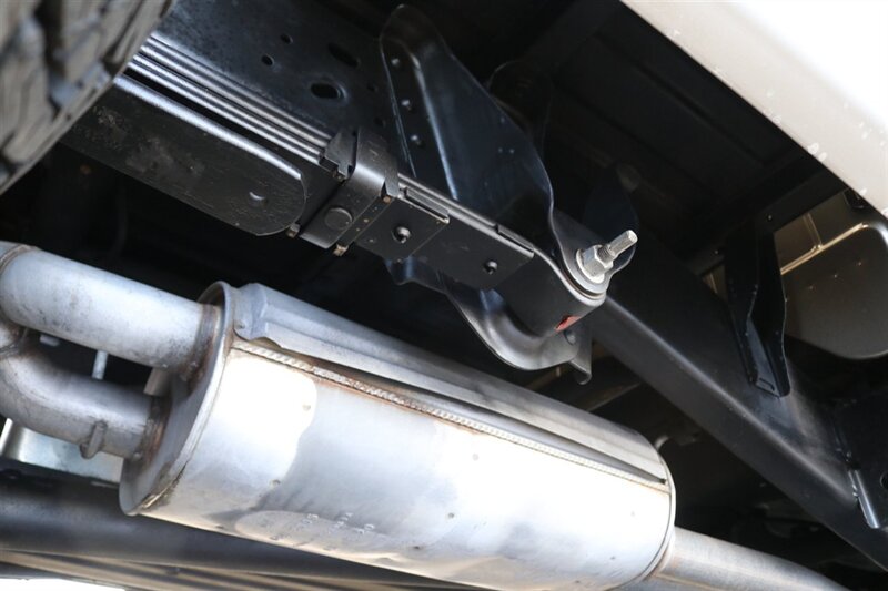 2003 Chevrolet Silverado 2500 LT 1-OWNER* 100% RUST & CORROSION FREE* 61K ORIGINAL MILES* LONG BED* BIG BLOCK 8.1L* LT 4X4* NEW 2.5 " LEVEL KIT W/BILSTEIN 5100* NEW 34 "BFG KO3 10-PLYS*LINEX BED LINER* SERVICED - Photo 33 - Portland, OR 97230