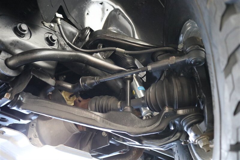 2003 Chevrolet Silverado 2500 LT 1-OWNER* 100% RUST & CORROSION FREE* 61K ORIGINAL MILES* LONG BED* BIG BLOCK 8.1L* LT 4X4* NEW 2.5 " LEVEL KIT W/BILSTEIN 5100* NEW 34 "BFG KO3 10-PLYS*LINEX BED LINER* SERVICED - Photo 38 - Portland, OR 97230
