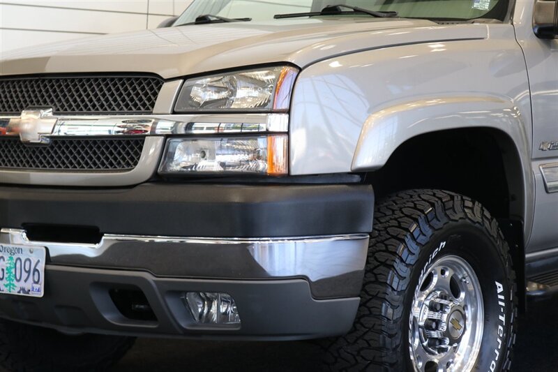 2003 Chevrolet Silverado 2500 LT 1-OWNER* 100% RUST & CORROSION FREE* 61K ORIGINAL MILES* LONG BED* BIG BLOCK 8.1L* LT 4X4* NEW 2.5 " LEVEL KIT W/BILSTEIN 5100* NEW 34 "BFG KO3 10-PLYS*LINEX BED LINER* SERVICED - Photo 12 - Portland, OR 97230