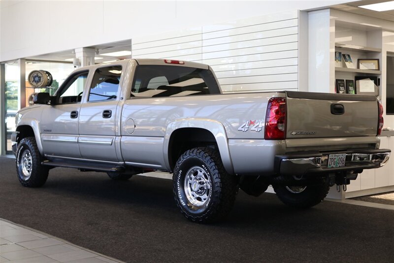 2003 Chevrolet Silverado 2500 LT 1-OWNER* 100% RUST & CORROSION FREE* 61K ORIGINAL MILES* LONG BED* BIG BLOCK 8.1L* LT 4X4* NEW 2.5 " LEVEL KIT W/BILSTEIN 5100* NEW 34 "BFG KO3 10-PLYS*LINEX BED LINER* SERVICED - Photo 6 - Portland, OR 97230
