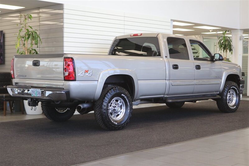 2003 Chevrolet Silverado 2500 LT 1-OWNER* 100% RUST & CORROSION FREE* 61K ORIGINAL MILES* LONG BED* BIG BLOCK 8.1L* LT 4X4* NEW 2.5 " LEVEL KIT W/BILSTEIN 5100* NEW 34 "BFG KO3 10-PLYS*LINEX BED LINER* SERVICED - Photo 7 - Portland, OR 97230