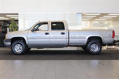 2003 Chevrolet Silverado 2500 LT 1-OWNER* 100% RUST & CORROSION FREE* 61K ORIGINAL MILES* LONG BED* BIG BLOCK 8.1L* LT 4X4* NEW 2.5 " LEVEL KIT W/BILSTEIN 5100* NEW 34 "BFG KO3 10-PLYS*LINEX BED LINER* SERVICED - Photo 4 - Portland, OR 97230