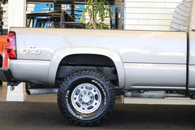 2003 Chevrolet Silverado 2500 LT 1-OWNER* 100% RUST & CORROSION FREE* 61K ORIGINAL MILES* LONG BED* BIG BLOCK 8.1L* LT 4X4* NEW 2.5 " LEVEL KIT W/BILSTEIN 5100* NEW 34 "BFG KO3 10-PLYS*LINEX BED LINER* SERVICED - Photo 59 - Portland, OR 97230