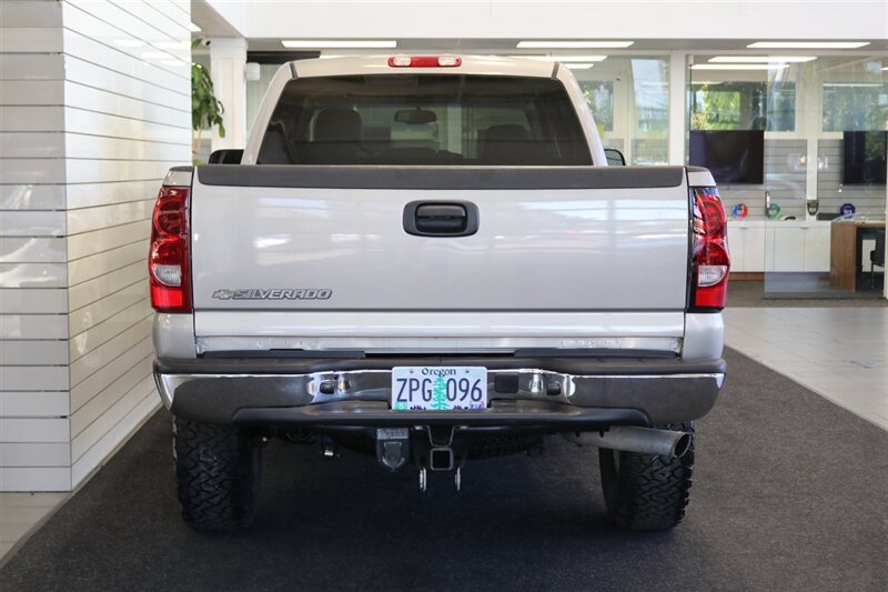 2003 Chevrolet Silverado 2500 LT 1-OWNER* 100% RUST & CORROSION FREE* 61K ORIGINAL MILES* LONG BED* BIG BLOCK 8.1L* LT 4X4* NEW 2.5 " LEVEL KIT W/BILSTEIN 5100* NEW 34 "BFG KO3 10-PLYS*LINEX BED LINER* SERVICED - Photo 9 - Portland, OR 97230