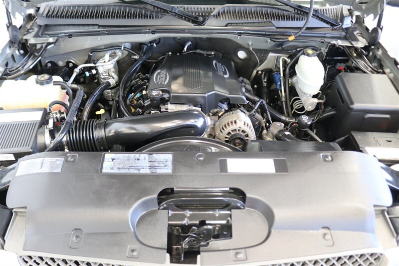 2003 Chevrolet Silverado 2500 LT 1-OWNER* 100% RUST & CORROSION FREE* 61K ORIGINAL MILES* LONG BED* BIG BLOCK 8.1L* LT 4X4* NEW 2.5 " LEVEL KIT W/BILSTEIN 5100* NEW 34 "BFG KO3 10-PLYS*LINEX BED LINER* SERVICED - Photo 14 - Portland, OR 97230