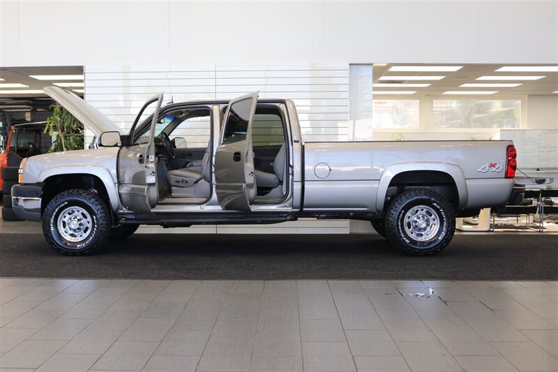 2003 Chevrolet Silverado 2500 LT 1-OWNER* 100% RUST & CORROSION FREE* 61K ORIGINAL MILES* LONG BED* BIG BLOCK 8.1L* LT 4X4* NEW 2.5 " LEVEL KIT W/BILSTEIN 5100* NEW 34 "BFG KO3 10-PLYS*LINEX BED LINER* SERVICED - Photo 10 - Portland, OR 97230