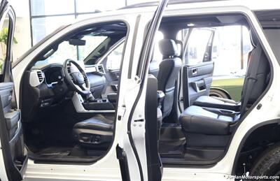 2024 Toyota Sequoia Platinum   - Photo 11 - Portland, OR 97230