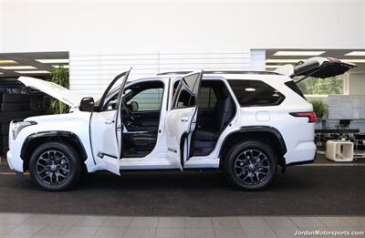 2024 Toyota Sequoia Platinum   - Photo 29 - Portland, OR 97230