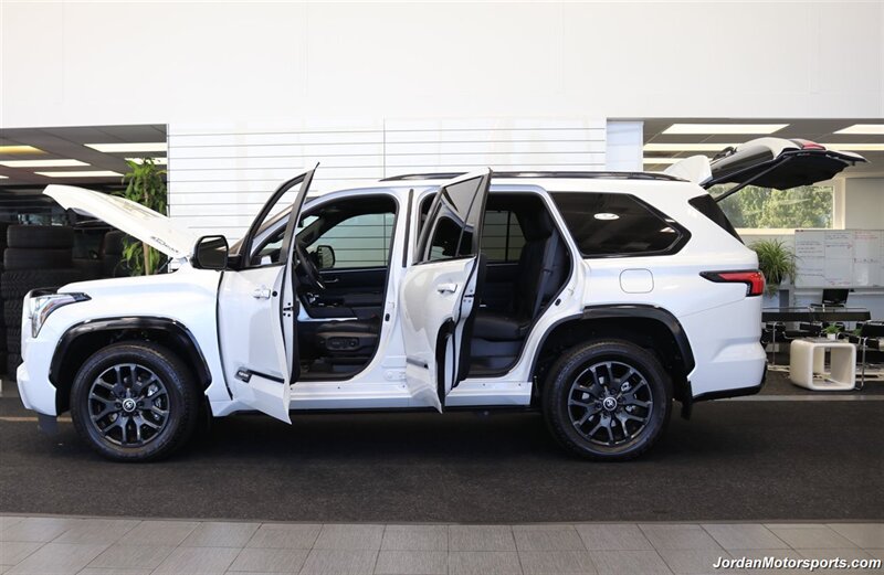 2024 Toyota Sequoia Platinum   - Photo 29 - Portland, OR 97230