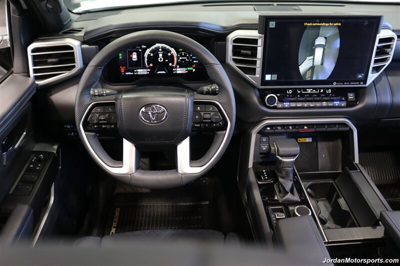 2024 Toyota Sequoia Platinum   - Photo 27 - Portland, OR 97230